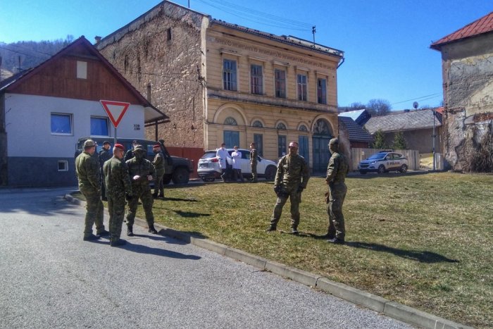 Ilustračný obrázok k článku Samospráva mesta Dobšiná dezinfikuje ulice každý deň: Začalo sa aj testovanie na Covid-19