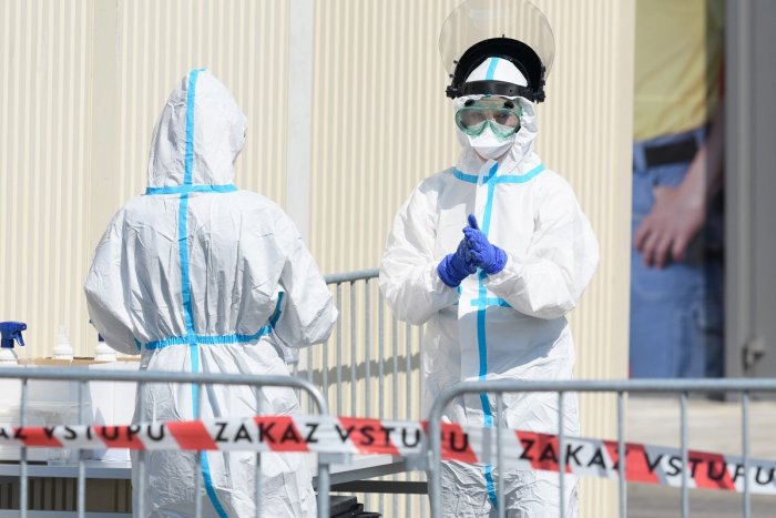 Ilustračný obrázok k článku Koronavírus: Pre podozrenie uzavreli ulicu v Nitre, vyše 20 ľudí je v karanténe