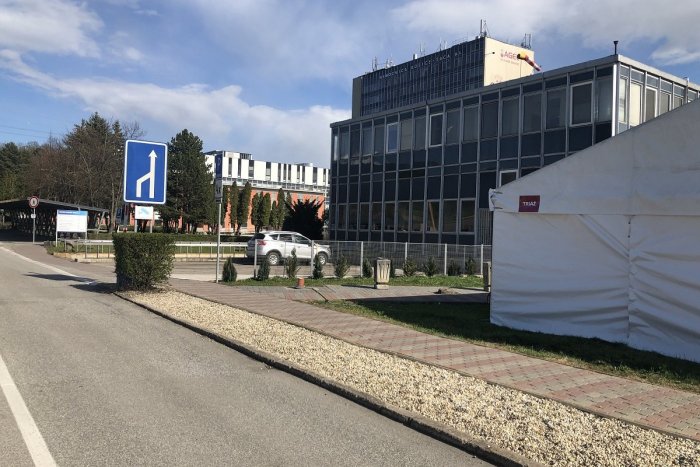 Ilustračný obrázok k článku V diagnostickom centre v nemocnici v Šaci počas epidémie takmer nemali pacientov