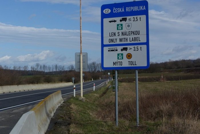 Ilustračný obrázok k článku Budete môcť PRIDAŤ plyn! Na českej diaľnici sa bude jazdiť rýchlosťou 150 km/h