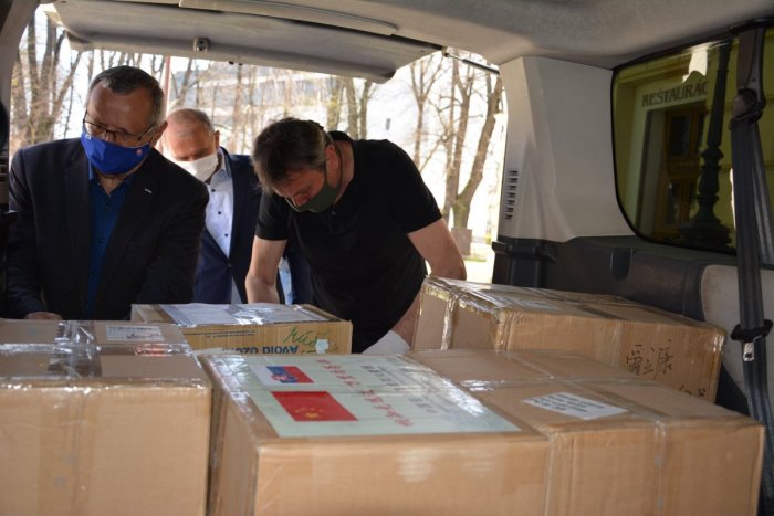 Ilustračný obrázok k článku Veľké gesto Číňanov: Pomoc priamo pre Spišskú, pozrite, čo nám poslali! FOTO