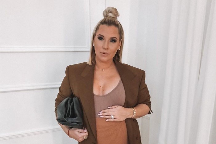 Ilustračný obrázok k článku Cibulková provokuje aj v tehotenstve: Pred fotografa sa postavila NAHÁ!