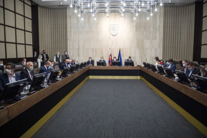 Ilustračný obrázok k článku Vláda odsúhlasila svoj program: Plánuje zvýšiť aj potravinovú sebestačnosť a netolerovať korupciu