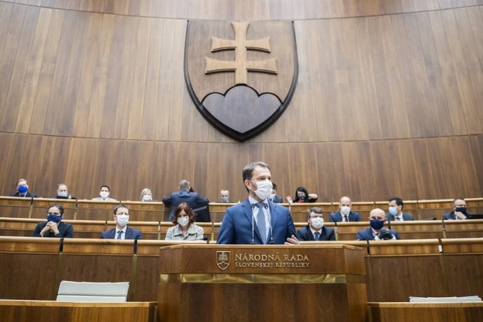 Ilustračný obrázok k článku Vládny program je v parlamente. Poslanci Smeru odišli zo sály