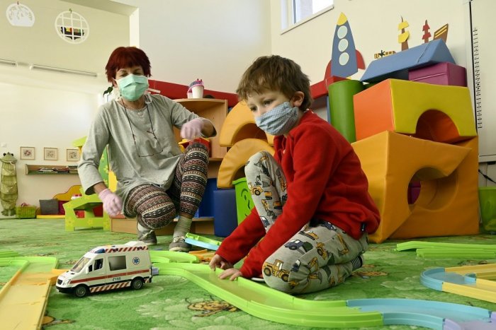 Ilustračný obrázok k článku Hovoríte s deťmi o pandémii? Vedci radia, ako na to, aby ste nič nepokazili