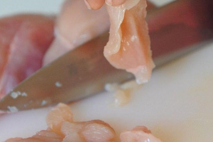 Ilustračný obrázok k článku Otrasný nález v bystrickej predajni: Kuracie prsia so salmonelou