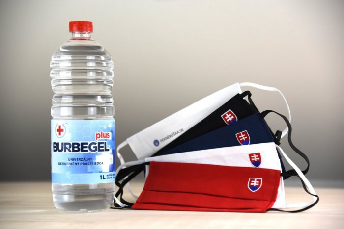 Ilustračný obrázok k článku Exkluzívny balíček ochranných rúšok so znakom Slovenska pre každého!