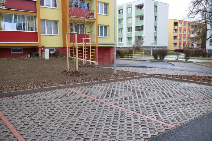 Ilustračný obrázok k článku Vnútrobloky na ulici Marka Čulena v Prešove prešli revitalizáciou: Čo všetko pribudlo?