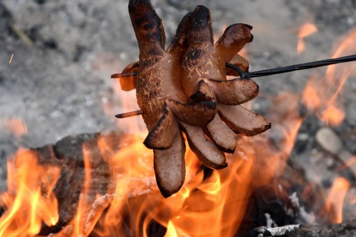 Ilustračný obrázok k článku Ťahá vás to na opekačku? V okrese odvolávajú čas zvýšeného nebezpečenstva vzniku požiaru