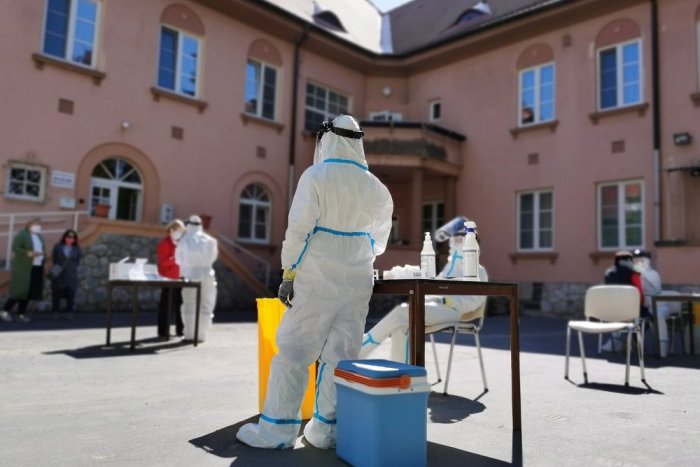 Ilustračný obrázok k článku Bročka o preventívnom testovaní: Nemáme čas, kým sa rozhýbe štát