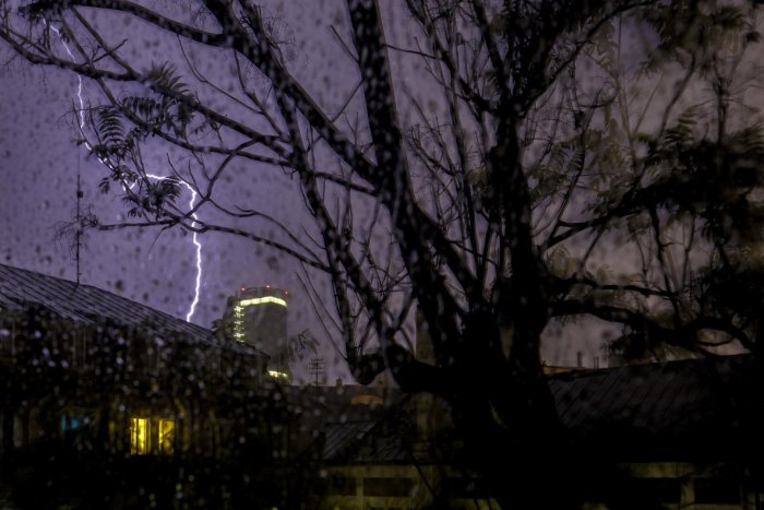 Ilustračný obrázok k článku Valí sa k nám búrlivé počasie: Silný vietor, búrky i výstrahy!