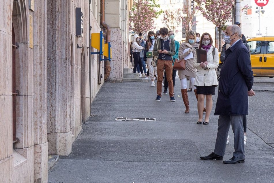 Ilustračný obrázok k článku Pošta bude plná, ide vyplácať sociálne dávky a dôchodky. Čo viete vybaviť bez návštevy pobočky?