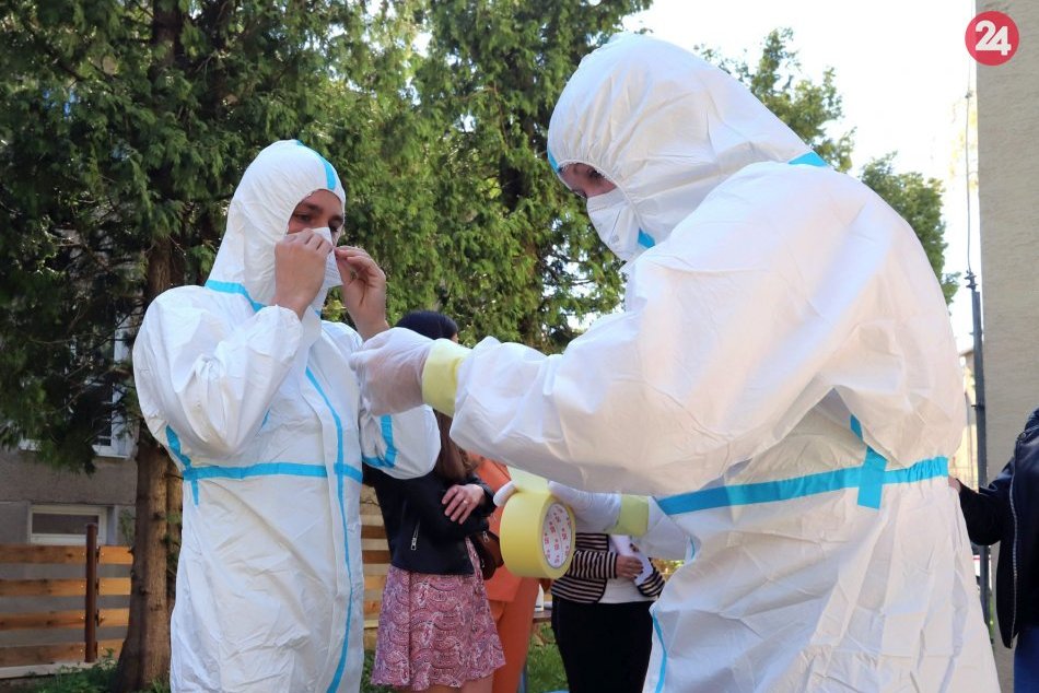 Ilustračný obrázok k článku Z cudziny rovno do karantény v okrese Trenčín: Viac odhalia testy na COVID-19