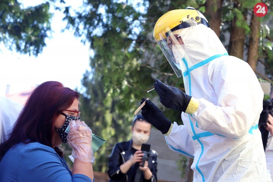 Ilustračný obrázok k článku Mesto Trenčín otestovalo 30 ľudí na COVID-19: Výsledky sú známe