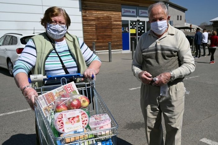 Ilustračný obrázok k článku Biedny život dôchodcov: Najviac ich stojí bývanie a strava, na lieky veľa nezostáva
