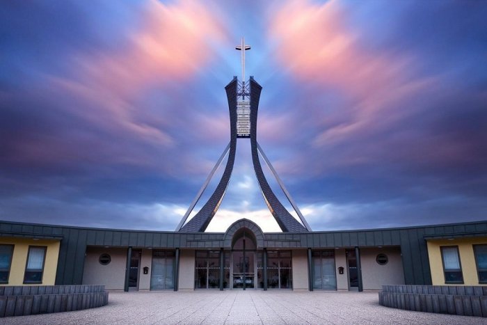 Ilustračný obrázok k článku Plocha pre skládku za pozemok pod kostolom! Mesto a cirkev si vymenia pozemky