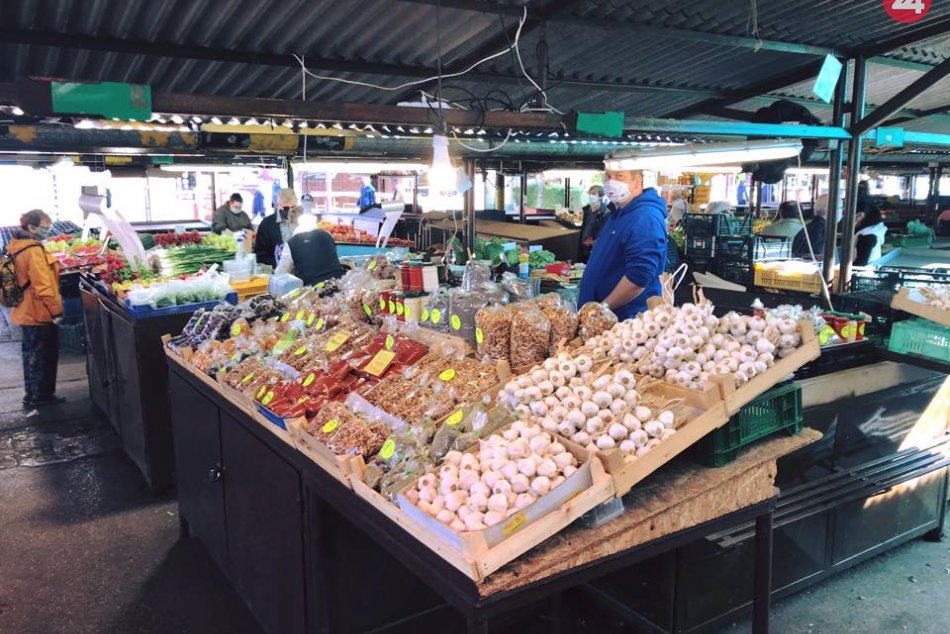 Ilustračný obrázok k článku Trhovisko Miletičova je otvorené. Vyberte sa opäť na hrášok, na kaleráb, ale s rúškom!