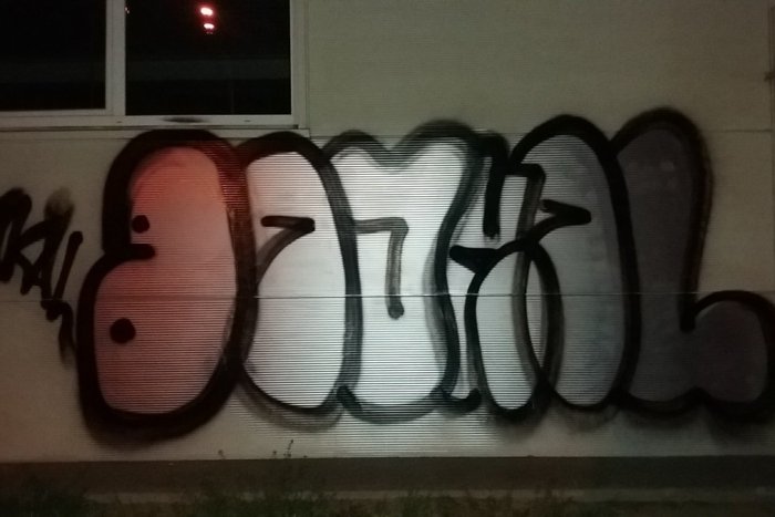 Ilustračný obrázok k článku Nočný lov na sprejerov bol úspešný. Chytili "umelcov" po čine