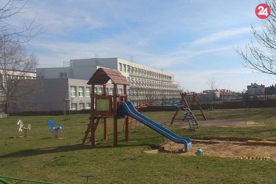 Ilustračný obrázok k článku Mesto plánuje otvárať detské ihriská postupne: Pracuje na zozname