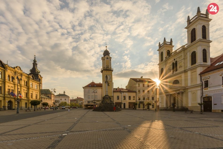 Ilustračný obrázok k článku Prázdne, ale čarovné: Norbert zachytil úchvatné zábery mesta pod Urpínom, FOTO