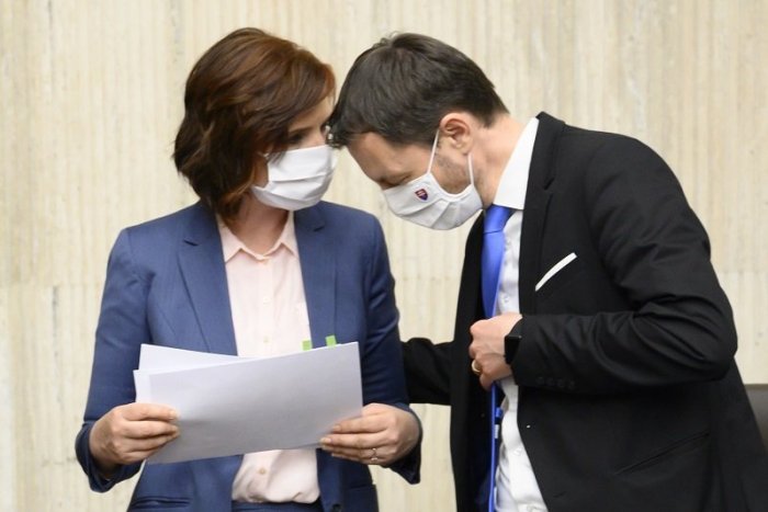 Ilustračný obrázok k článku Vláda presúva 1,2 miliardy eur na boj s koronavírusom, väčšina ide na záchranu zamestnanosti