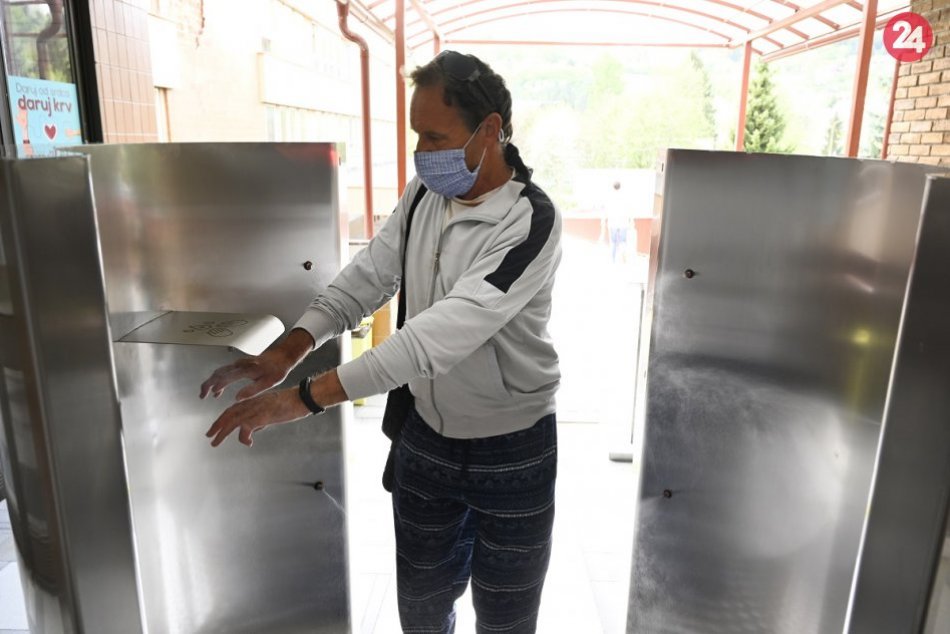 Ilustračný obrázok k článku Reakcia na COVID situáciu: Nemocnica otvorí len TIETO dva vstupy