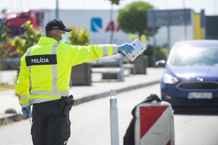 Ilustračný obrázok k článku Dôležité info pre pendlerov: Polícia ich na hraniciach kontrolovať NEBUDE