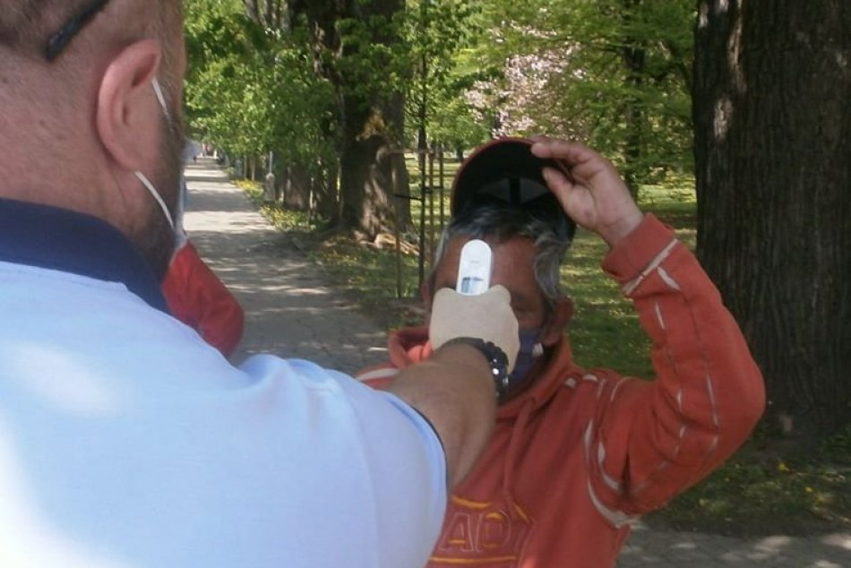 Ilustračný obrázok k článku Meranie teploty bezdomovcom v Bystrici? Nosko oznámil dobrú správu