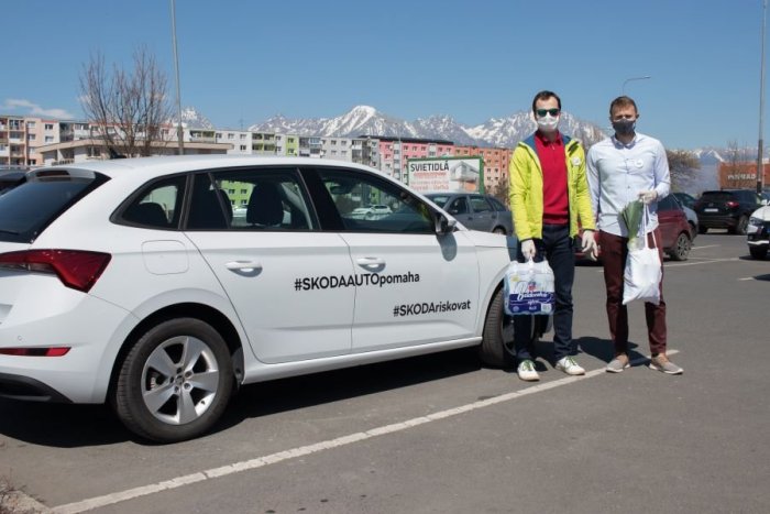 ŠKODA AUTO Slovensko pomáha aj občianskej iniciatíve Poďme si pomáhať v Poprade,
