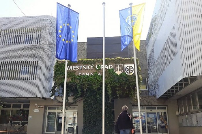 Ilustračný obrázok k článku Plánujete ísť na úrady v Trnavskom kraji? Ani nechoďte, sú do odvolania ZATVORENÉ!