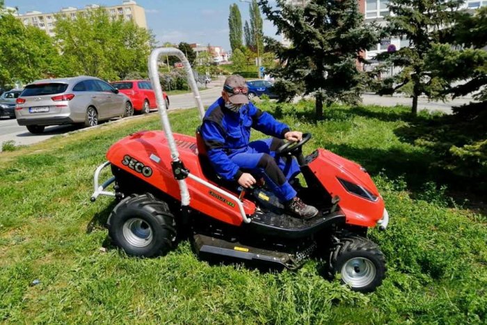 Ilustračný obrázok k článku Na sídlisku KVP budú kosiť prvýkrát vo vlastnej réžii