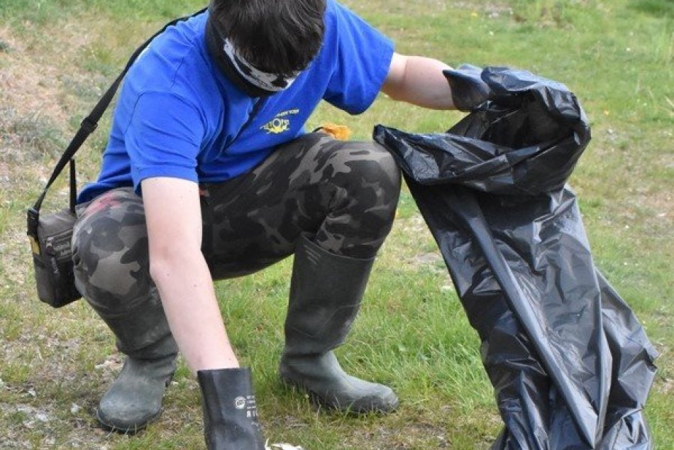 Ilustračný obrázok k článku Zmiznú smeti z lesov aj nelegálne skládky. Bratislavčania čistia svoje mesto