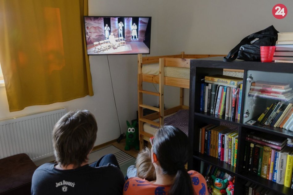 Ilustračný obrázok k článku Divadlo Andreja Bagara rozširuje online program: Láka na viaceré zaujímavosti