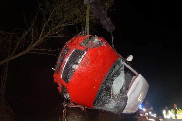 Ilustračný obrázok k článku Žarnovičan Roman (27) si vypil a sadol za volant: Takto dopadlo auto, FOTO