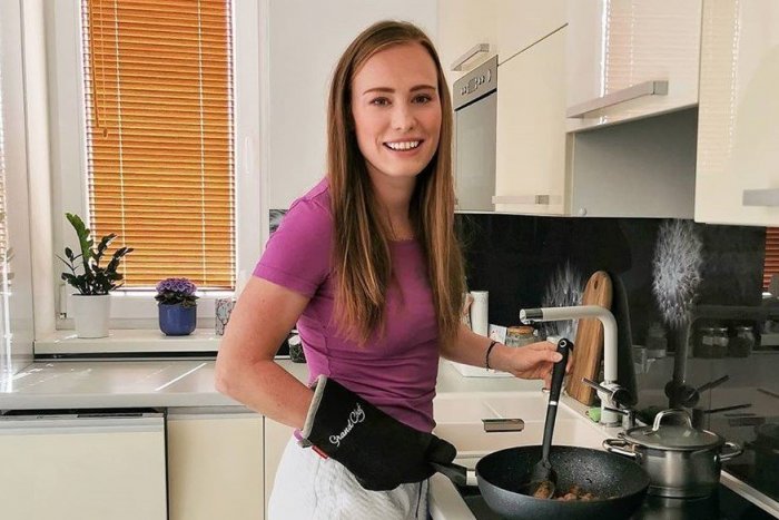 Ilustračný obrázok k článku Biatlonistka Ivona Fialková je na nespoznanie: Stala sa z nej žienka domáca!