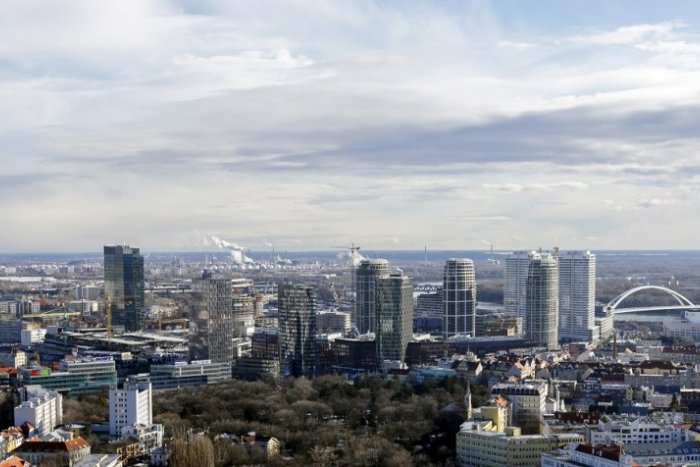 Ilustračný obrázok k článku Meter štvorcový opäť zdražel! Čo je príčinou čoraz drahšej strechy nad hlavou?