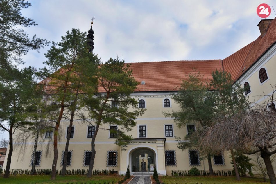 Ilustračný obrázok k článku Noc múzeí a galérií v trnavskom regióne: Láka na prehliadky aj legendárnu stavebnicu