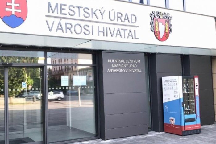 Ilustračný obrázok k článku Mestský úrad opäť mení hodiny pre verejnosť: Kedy a ako bude otvorený?