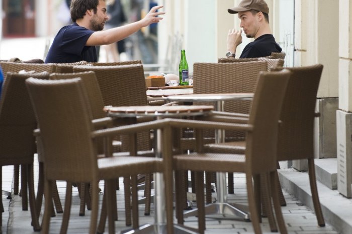 Ilustračný obrázok k článku Letné terasy zadarmo: Tento rok ich budú mať aj podniky mimo pešej zóny