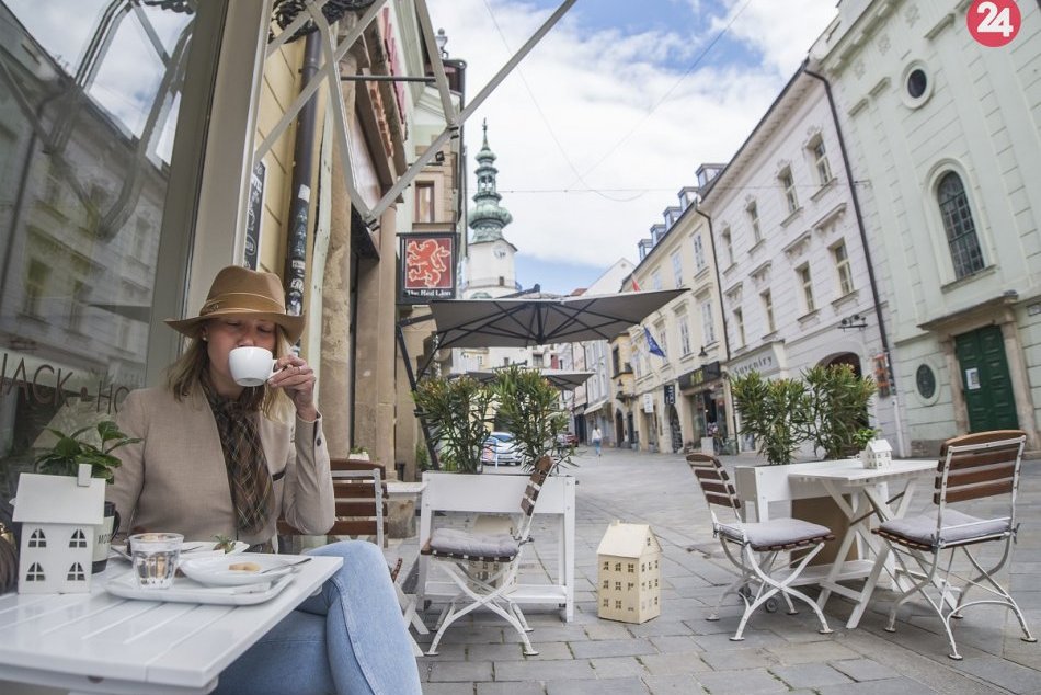 Ilustračný obrázok k článku Ako sa zmení od pondelka COVID automat? Len dva okresy zostanú v BORDOVEJ farbe!