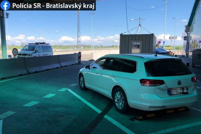 Ilustračný obrázok k článku Z hraníc rovno do basy. Repatriant šoféroval opitý!