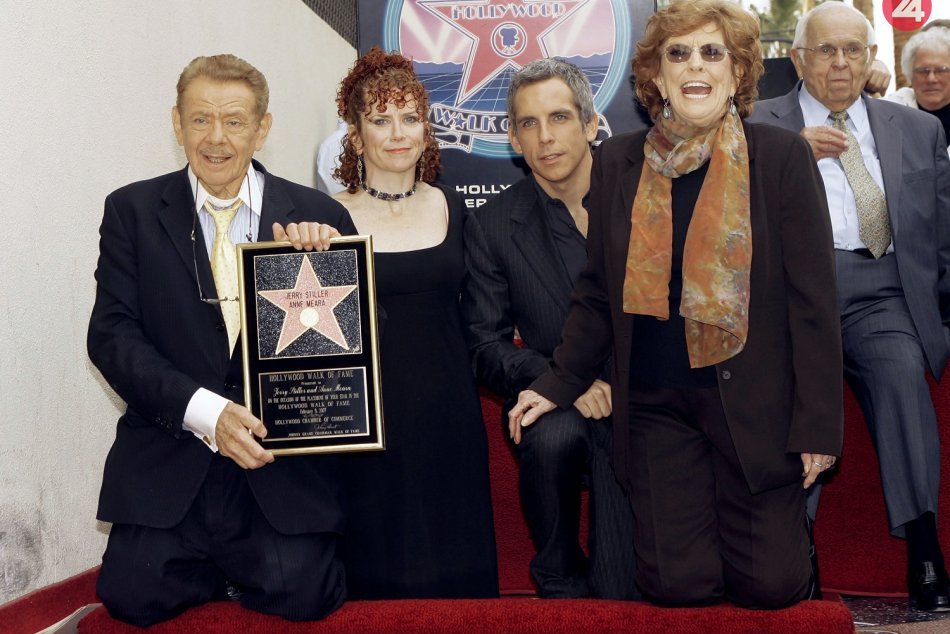 Ilustračný obrázok k článku Zomrel obľúbený americký herec a komik. Hviezdil v sitcomoch Seinfeld či Dvaja z Queensu