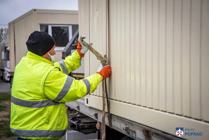 Ilustračný obrázok k článku Mesto postavilo dočasné karanténne centrum pre ľudí bez domova, FOTO