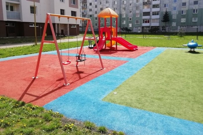 Ilustračný obrázok k článku Detské ihriská v Humennom sú už k dispozícii: Dodržiavať treba 4 striktné opatrenia