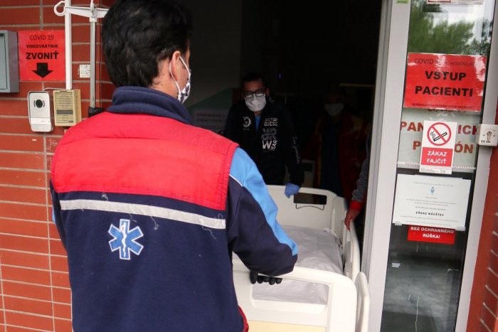 Ilustračný obrázok k článku Koronavírus: Počet pacientov v nemocniciach klesol o takmer stovku!