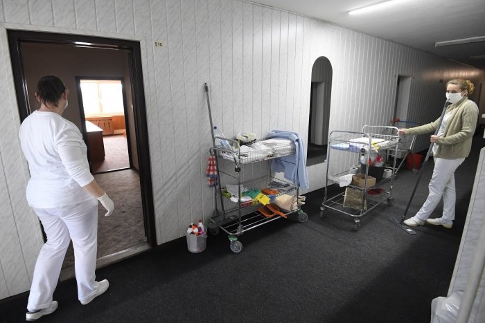 Ilustračný obrázok k článku V košickej nemocnici upratuje firma, ktorá vyhrala tender za podozrivých okolností