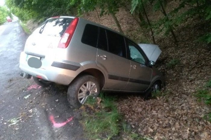 Ilustračný obrázok k článku Nehoda so smutným koncom: Vodič na rovnej ceste prešiel do protismeru, náraz neprežil