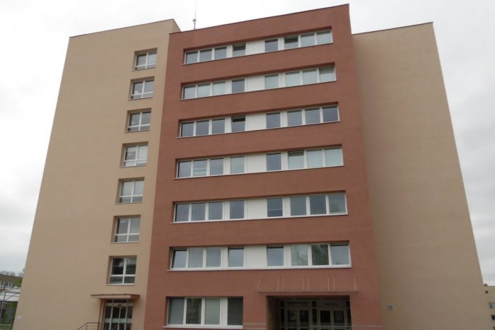 Ilustračný obrázok k článku Zákaz návštev v humenskej nemocnici? Sčasti stále platí, toto sú ale výnimky