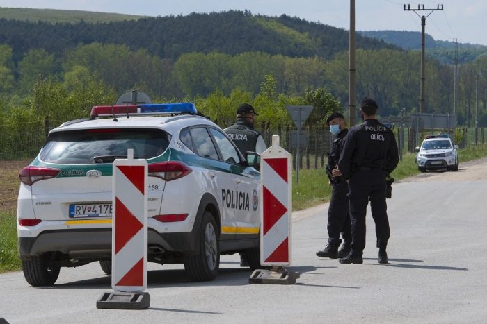 Ilustračný obrázok k článku Výnimku z povinnej karantény dostali ďalší ľudia: Koho sa to týka?