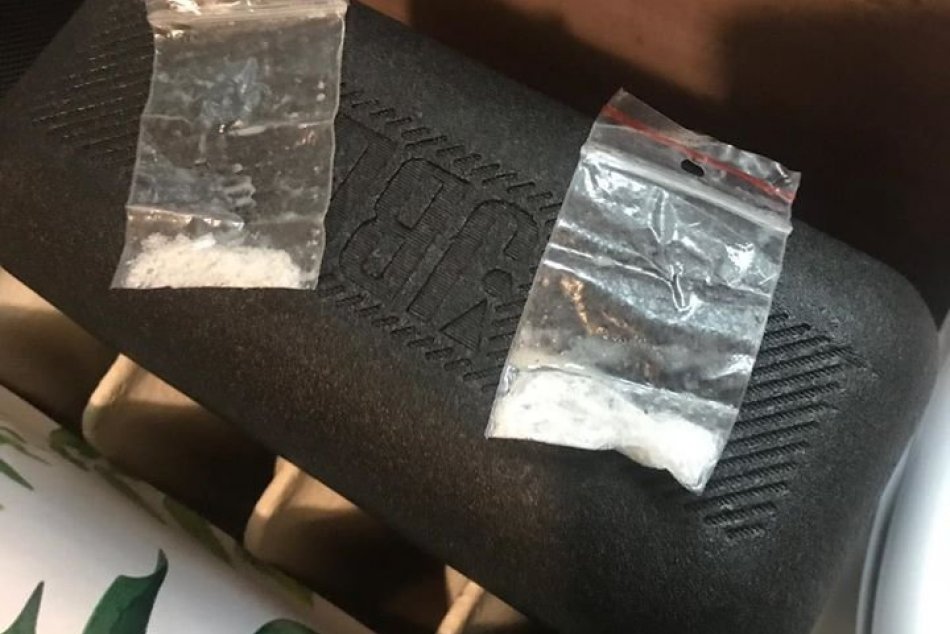 Ilustračný obrázok k článku Protidrogová akcia Poľana: NAKA zadržala troch ľudí